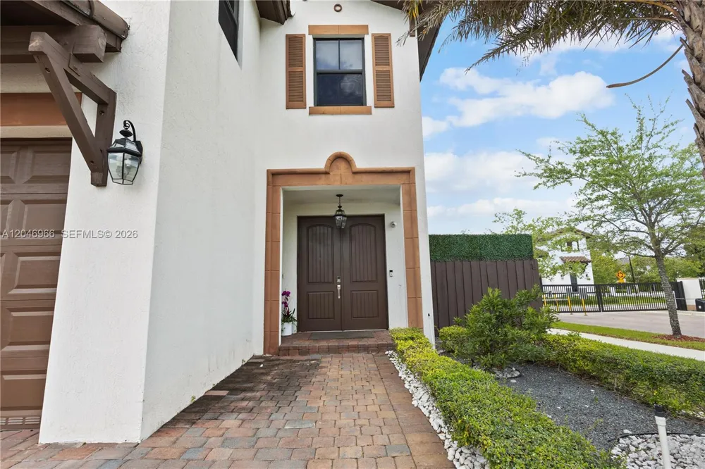 8774 NW 103rd Ave Doral, FL 33178
