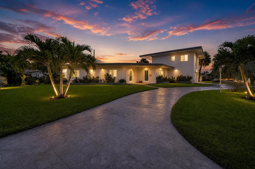 2812 NE 27th Street Lighthouse Point, FL 33064