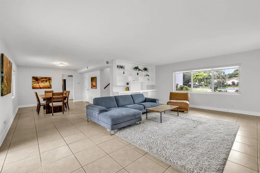 2812 NE 27th Street Lighthouse Point, FL 33064