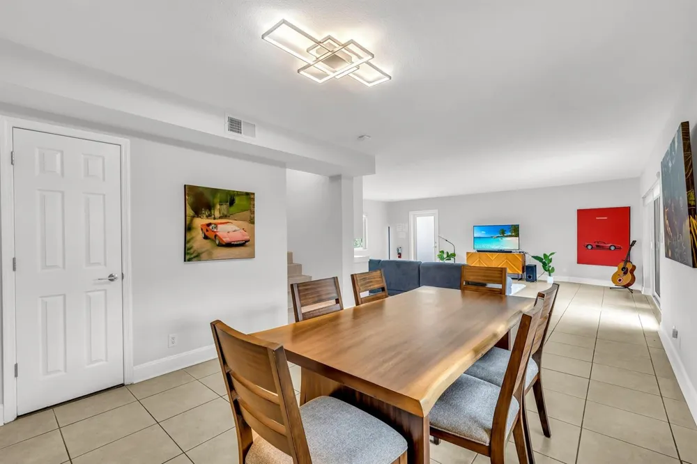 2812 NE 27th Street Lighthouse Point, FL 33064