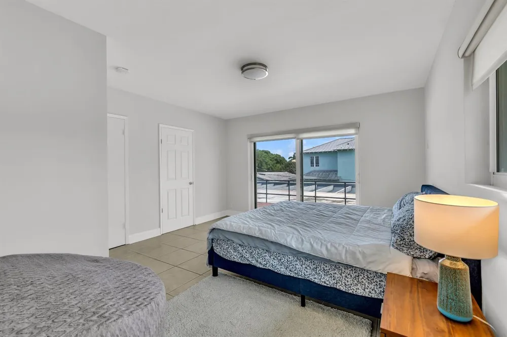 2812 NE 27th Street Lighthouse Point, FL 33064