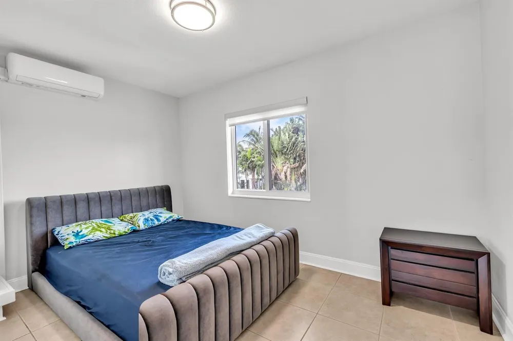 2812 NE 27th Street Lighthouse Point, FL 33064