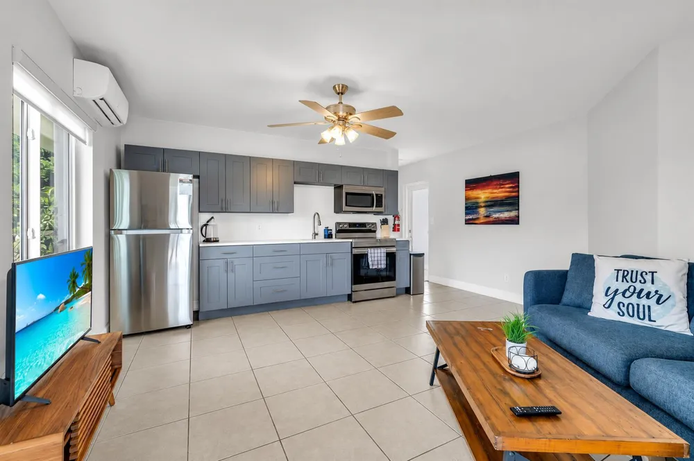 2812 NE 27th Street Lighthouse Point, FL 33064