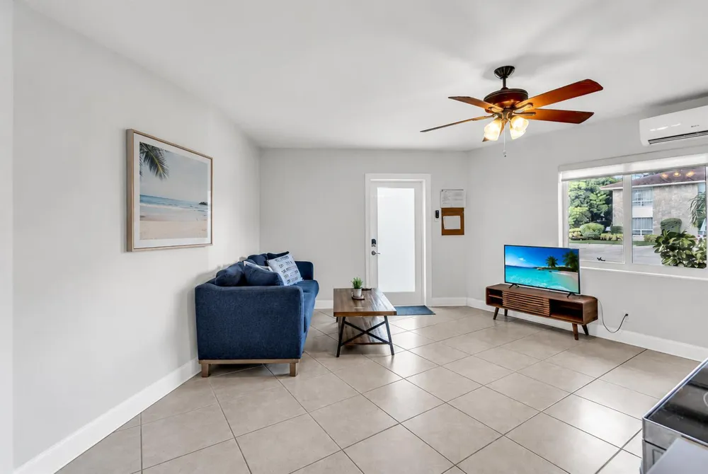 2812 NE 27th Street Lighthouse Point, FL 33064