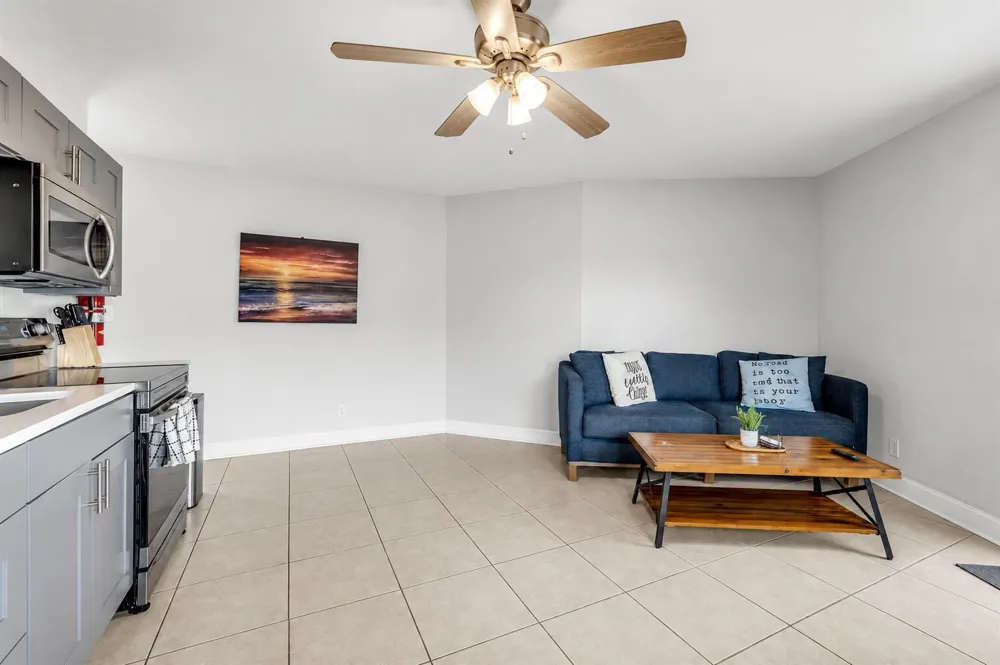 2812 NE 27th Street Lighthouse Point, FL 33064