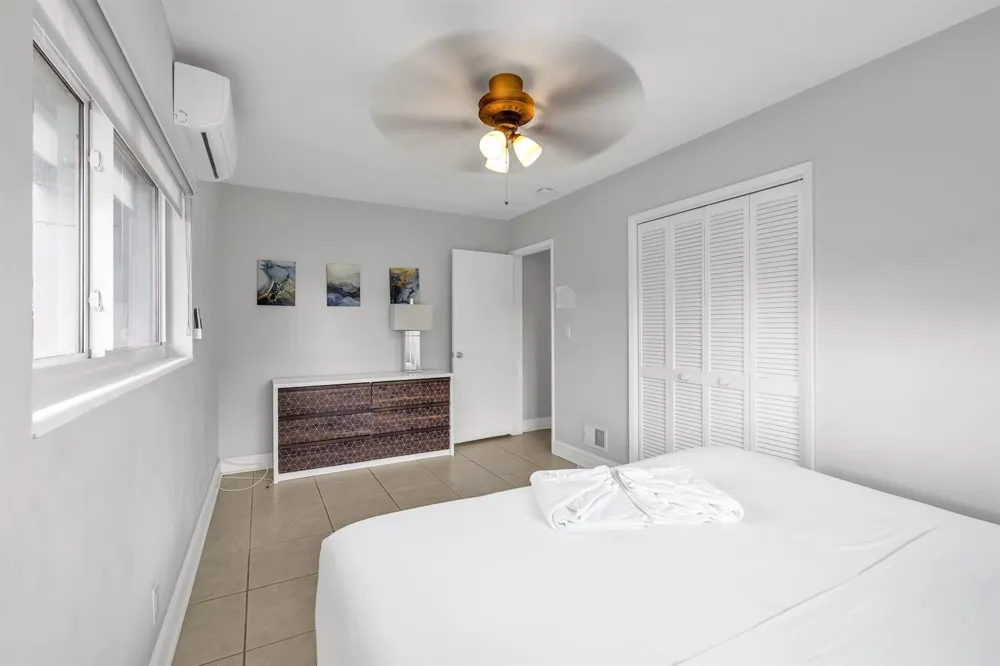2812 NE 27th Street Lighthouse Point, FL 33064