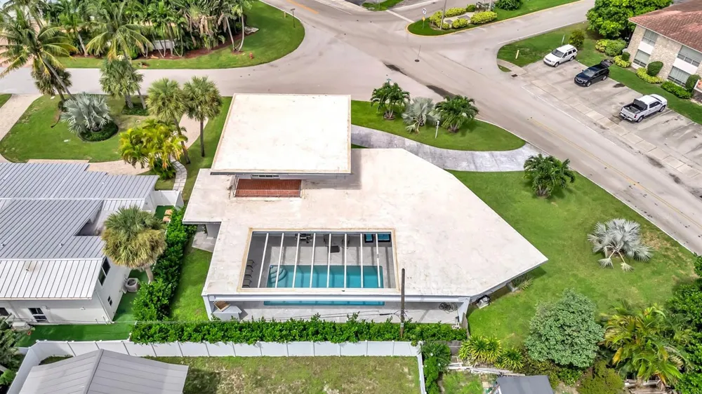 2812 NE 27th Street Lighthouse Point, FL 33064