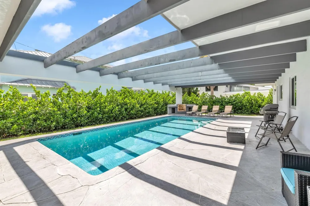 2812 NE 27th Street Lighthouse Point, FL 33064