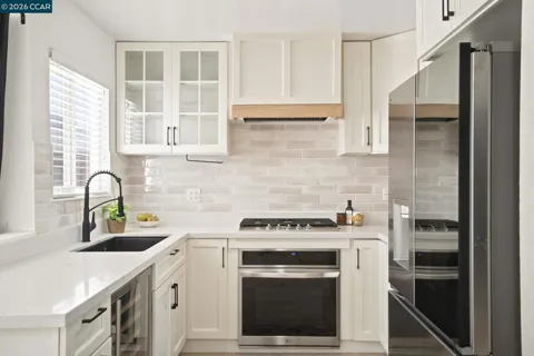 113 Larsen Cir