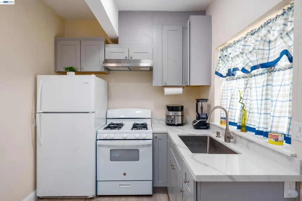 7691 Church Street #B Gilroy, CA 95020