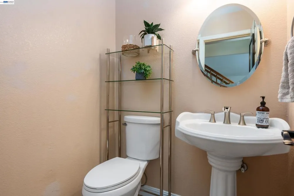 7691 Church Street #B Gilroy, CA 95020