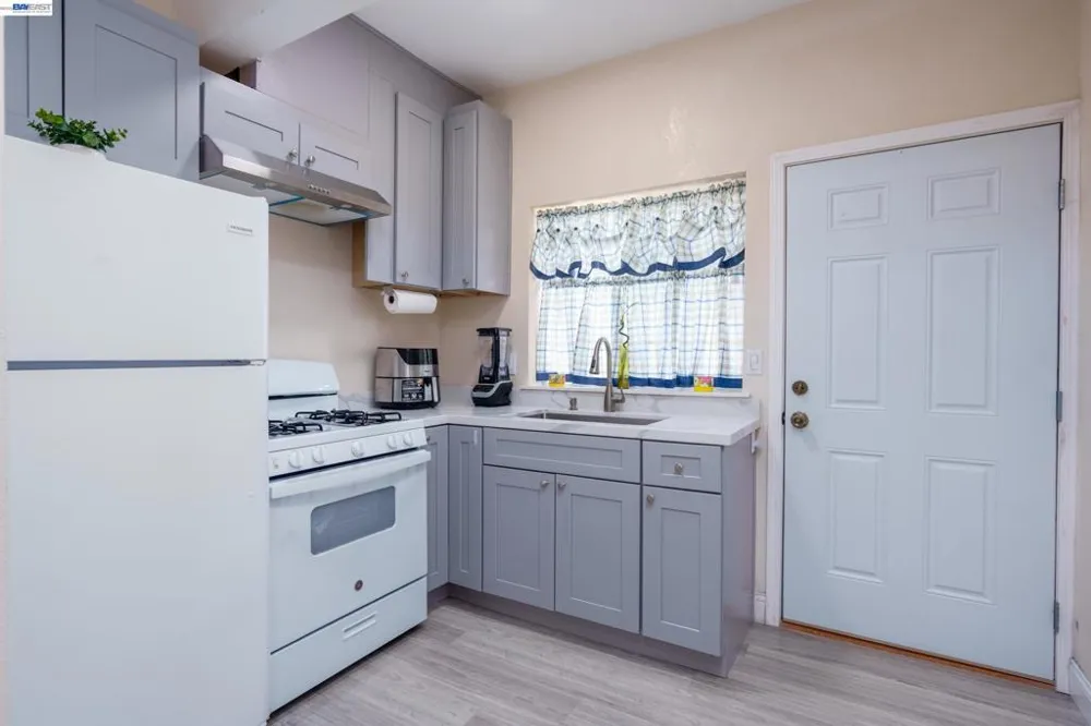 7691 Church Street #B Gilroy, CA 95020