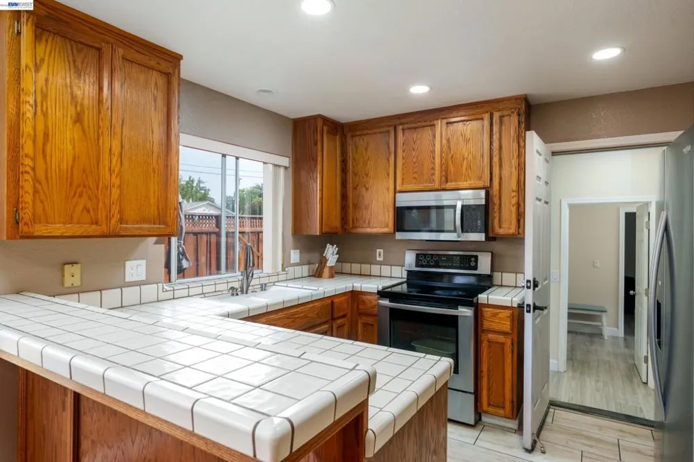 7691 Church Street #B Gilroy, CA 95020