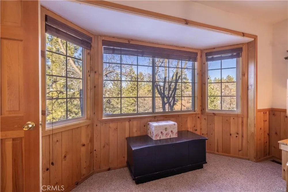 479 Villa Grove Big Bear City, CA 92314