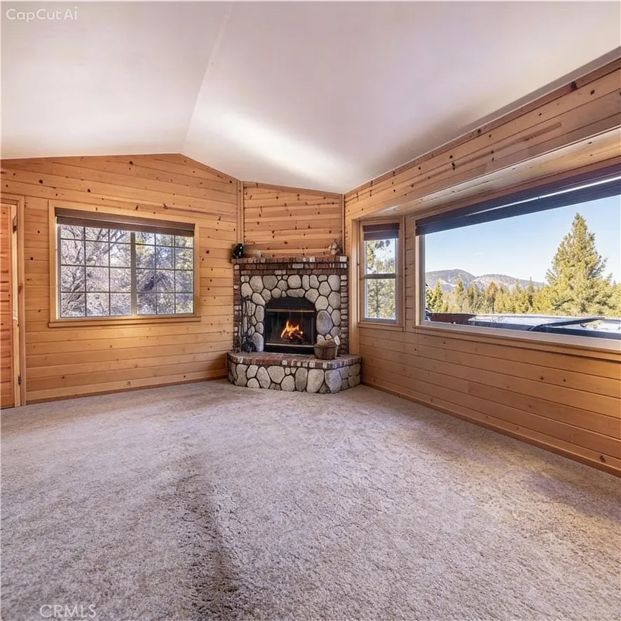479 Villa Grove Big Bear City, CA 92314