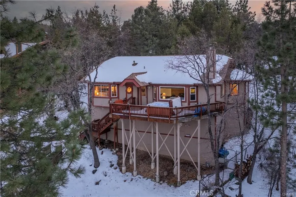 479 Villa Grove Big Bear City, CA 92314