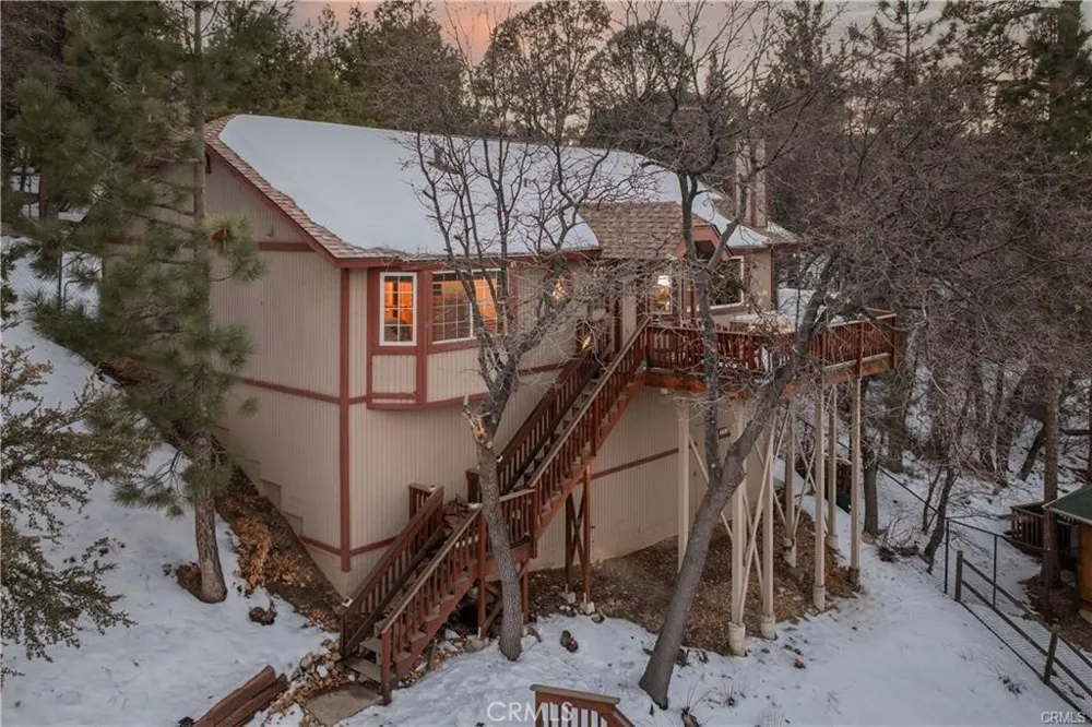 479 Villa Grove Big Bear City, CA 92314