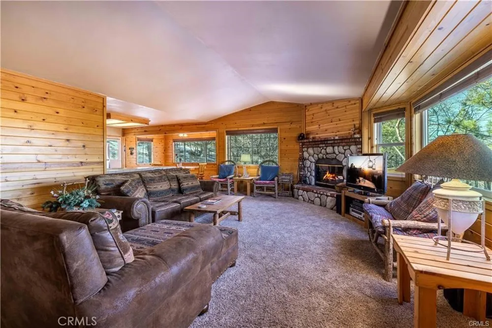 479 Villa Grove Big Bear City, CA 92314