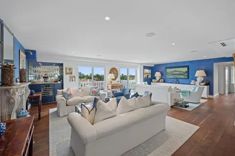330 Cocoanut Row #5b