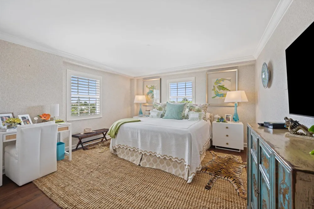 330 Cocoanut Row #5b Palm Beach, FL 33480