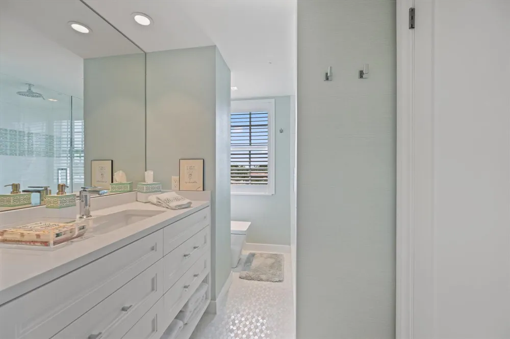 330 Cocoanut Row #5b Palm Beach, FL 33480