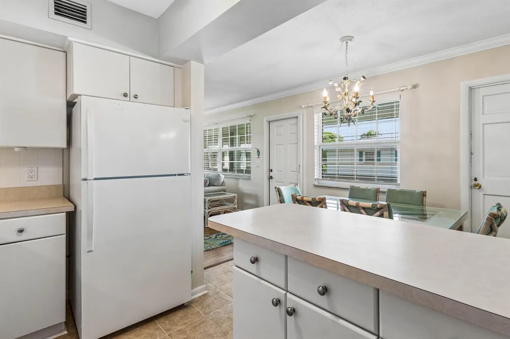 5505 Ocean Boulevard #8-204 Ocean Ridge, FL 33435
