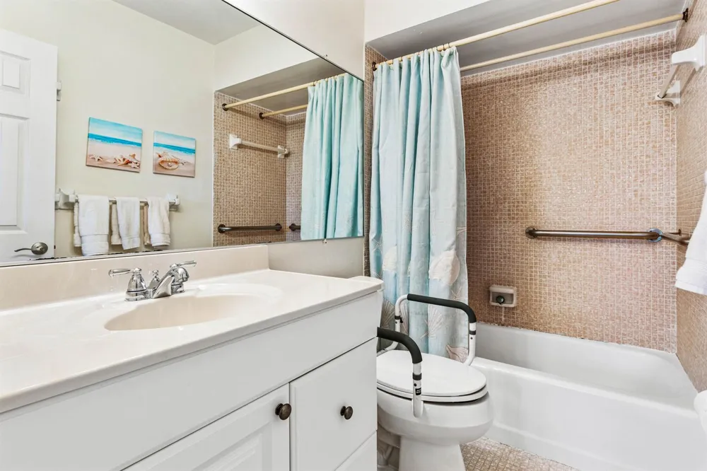 5505 Ocean Boulevard #8-204 Ocean Ridge, FL 33435