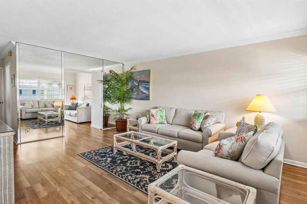 5505 Ocean Boulevard #8-204 Ocean Ridge, FL 33435