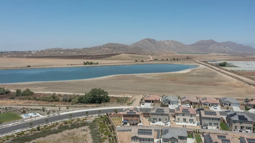 22574 Antelope Nuevo, CA 92567