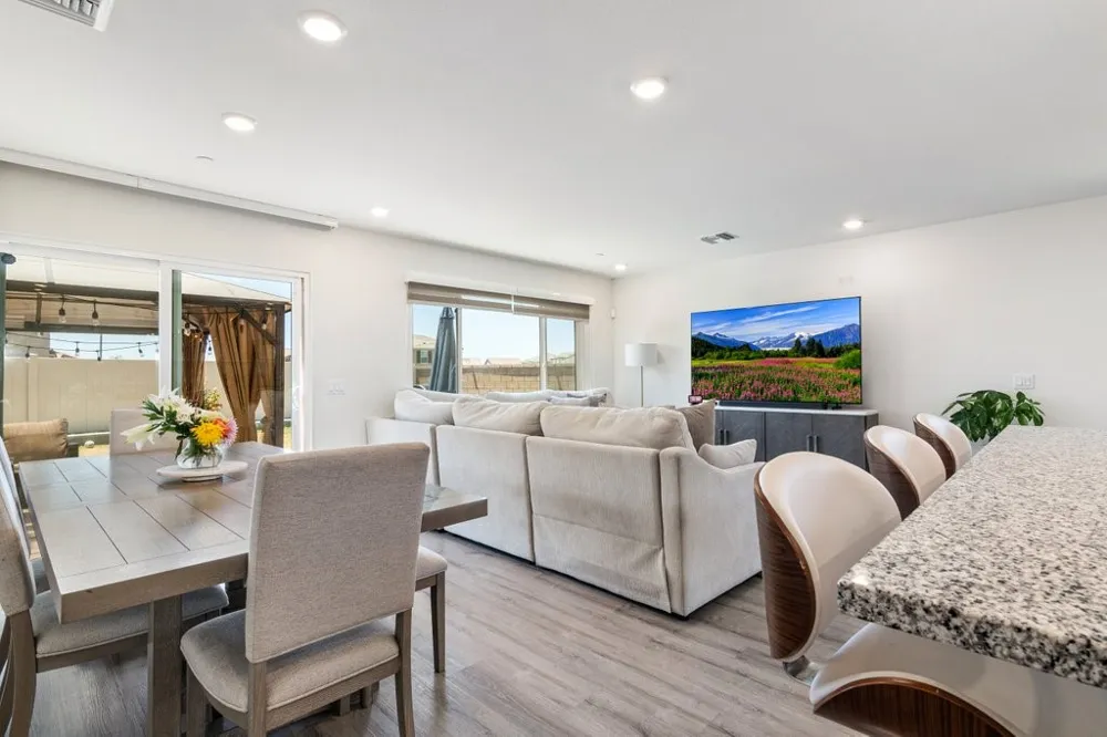 22574 Antelope Nuevo, CA 92567