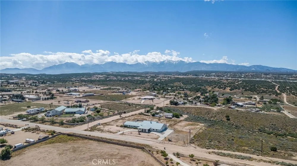 6748 Coriander Oak Hills, CA 92344