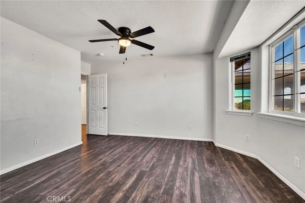 6748 Coriander Oak Hills, CA 92344