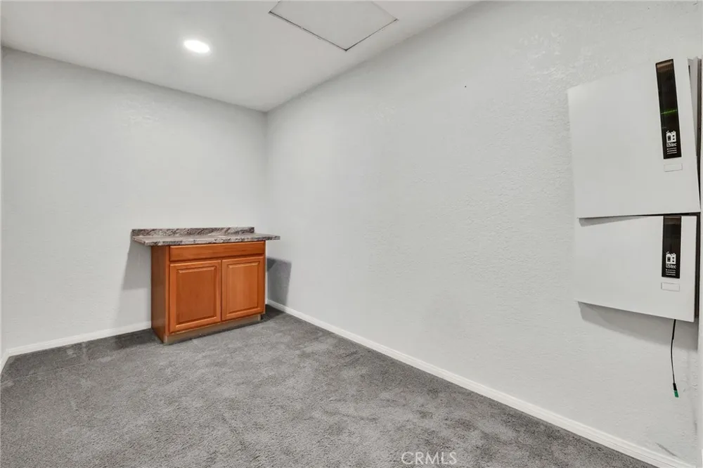 6748 Coriander Oak Hills, CA 92344