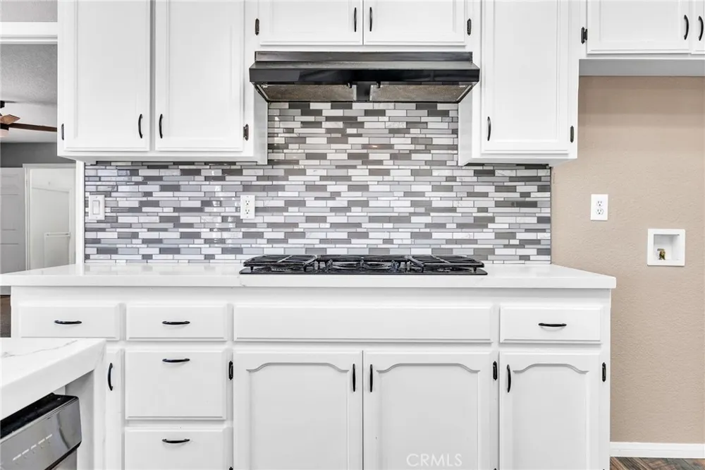 6748 Coriander Oak Hills, CA 92344