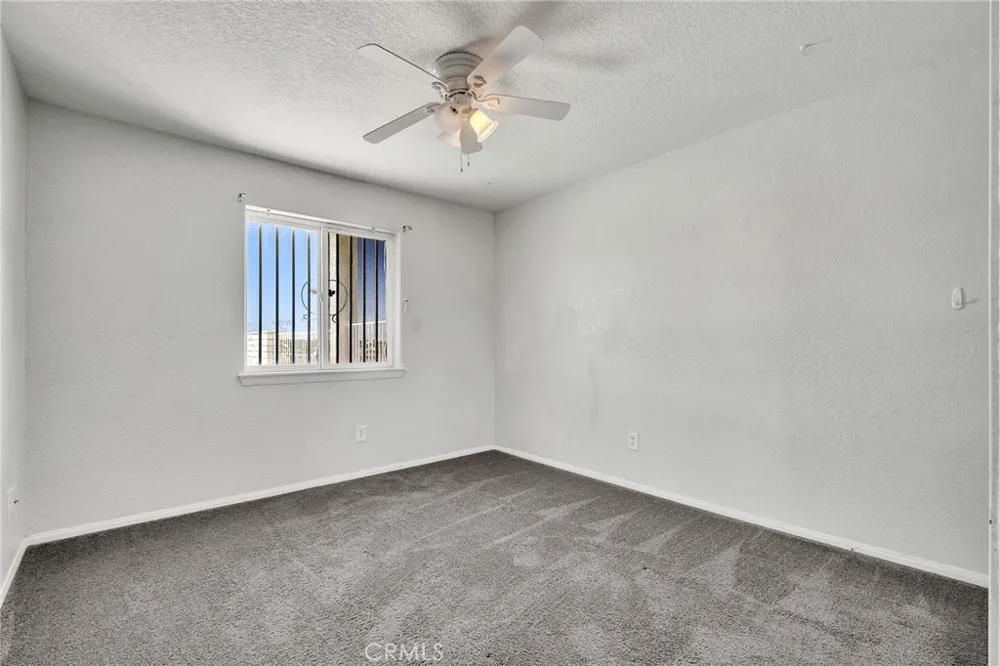 6748 Coriander Oak Hills, CA 92344