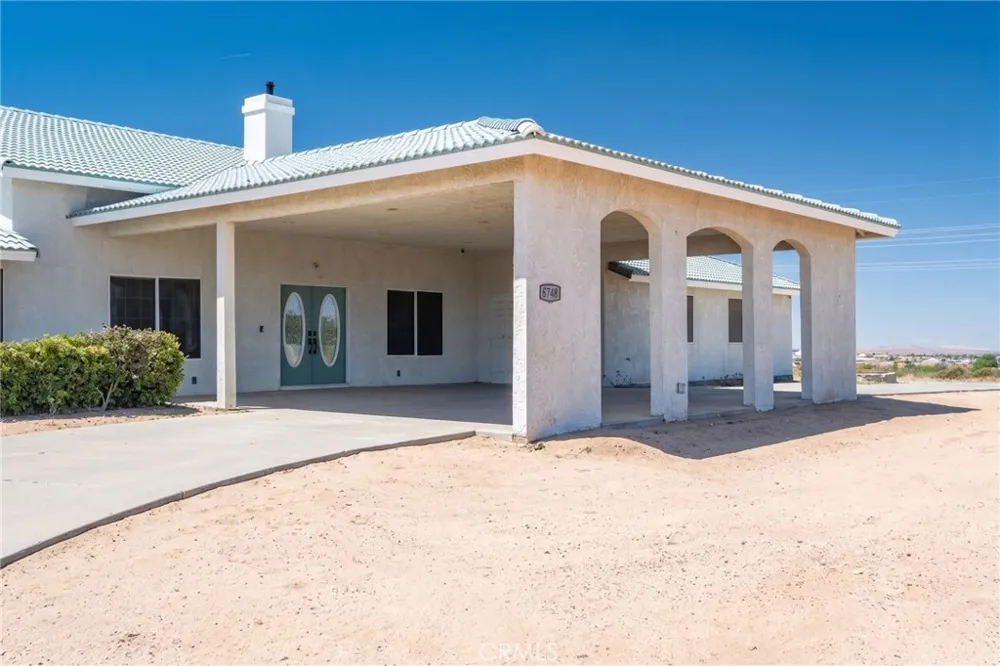 6748 Coriander Oak Hills, CA 92344