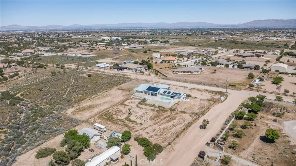 6748 Coriander Oak Hills, CA 92344