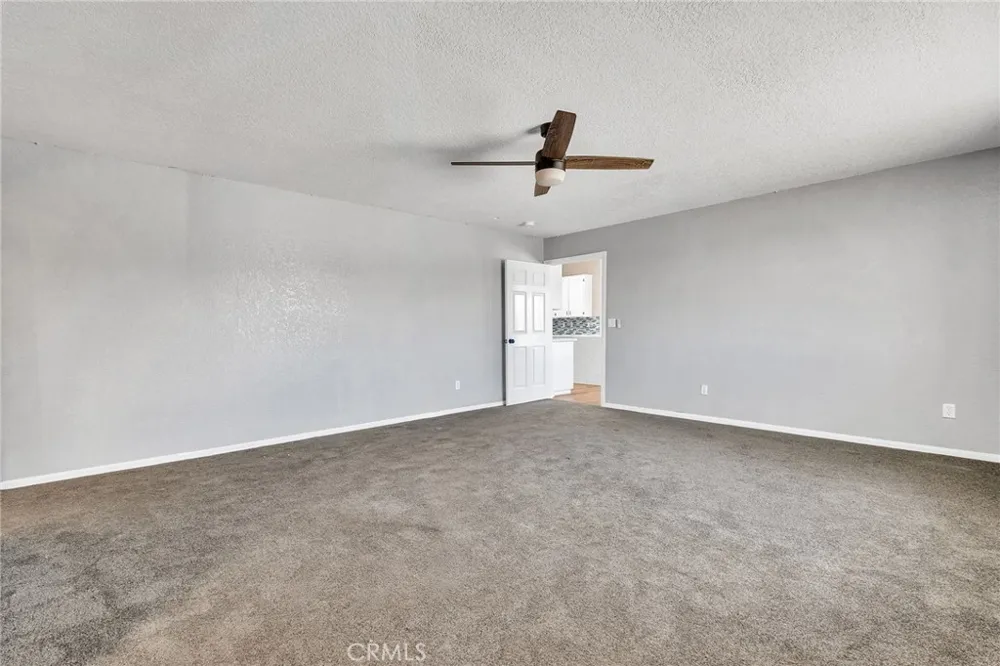 6748 Coriander Oak Hills, CA 92344