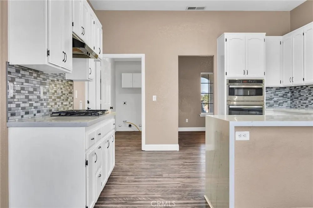 6748 Coriander Oak Hills, CA 92344