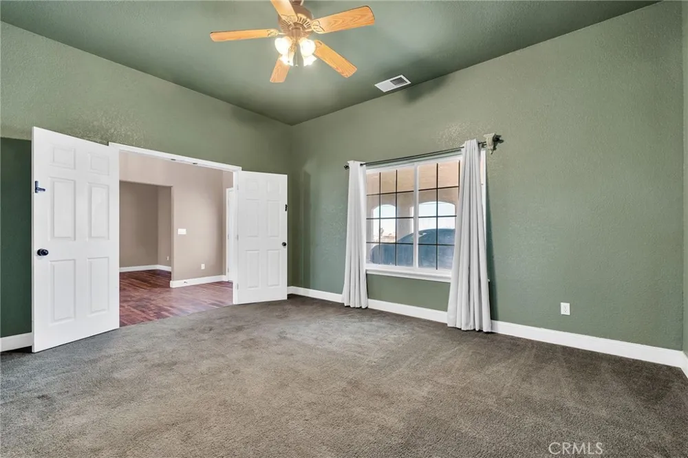 6748 Coriander Oak Hills, CA 92344