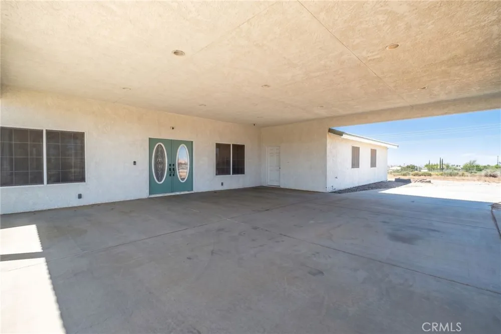 6748 Coriander Oak Hills, CA 92344