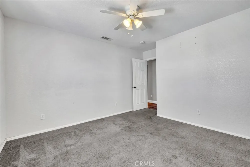 6748 Coriander Oak Hills, CA 92344