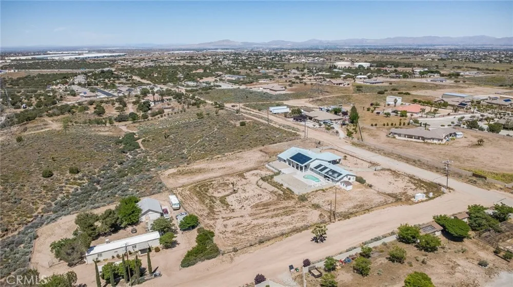 6748 Coriander Oak Hills, CA 92344