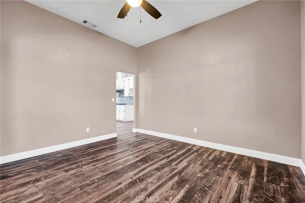 6748 Coriander Oak Hills, CA 92344