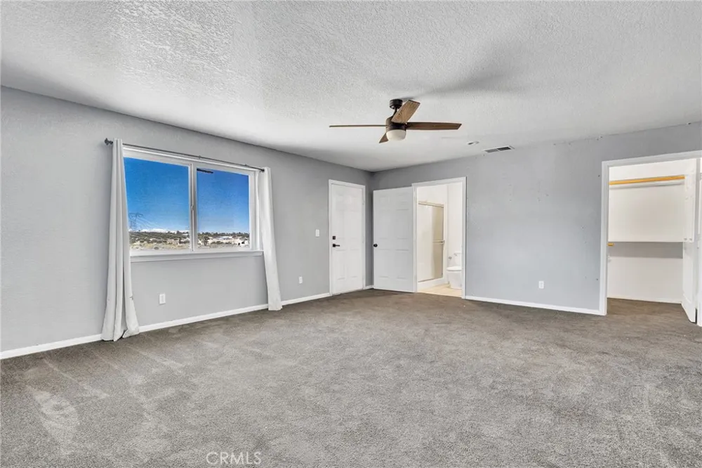 6748 Coriander Oak Hills, CA 92344