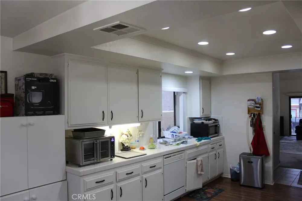 8267 San Bernardino Rancho Cucamonga, CA 91730