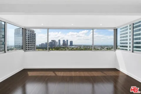 865 Comstock Avenue #16C