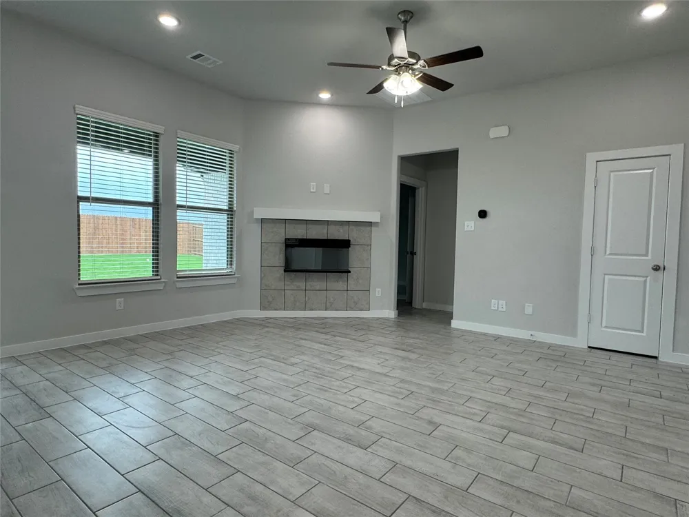 831 Rosebud Trail Ferris, TX 75125