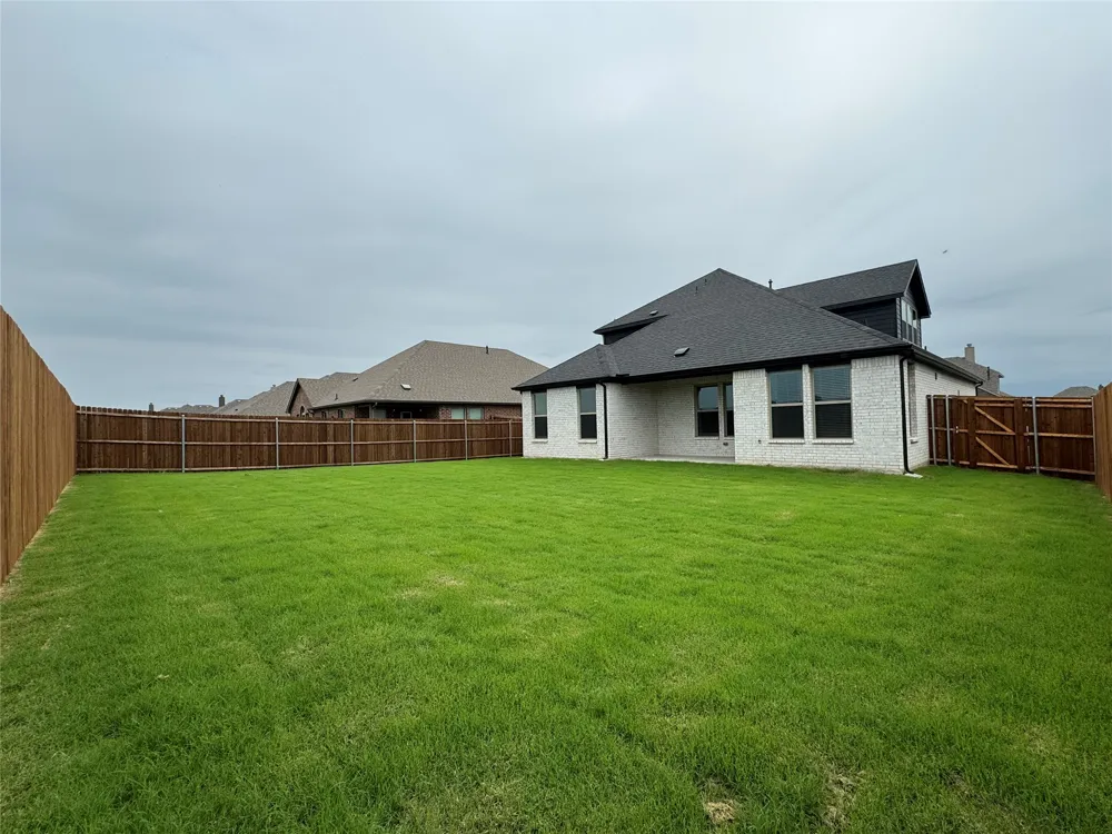 831 Rosebud Trail Ferris, TX 75125
