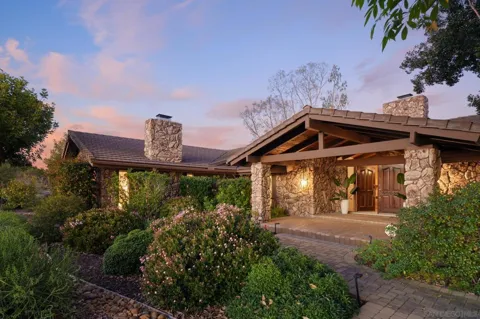 15943 Ranch Hollow Rd